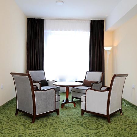 Alpha Hotel Oelan-bator Buitenkant foto