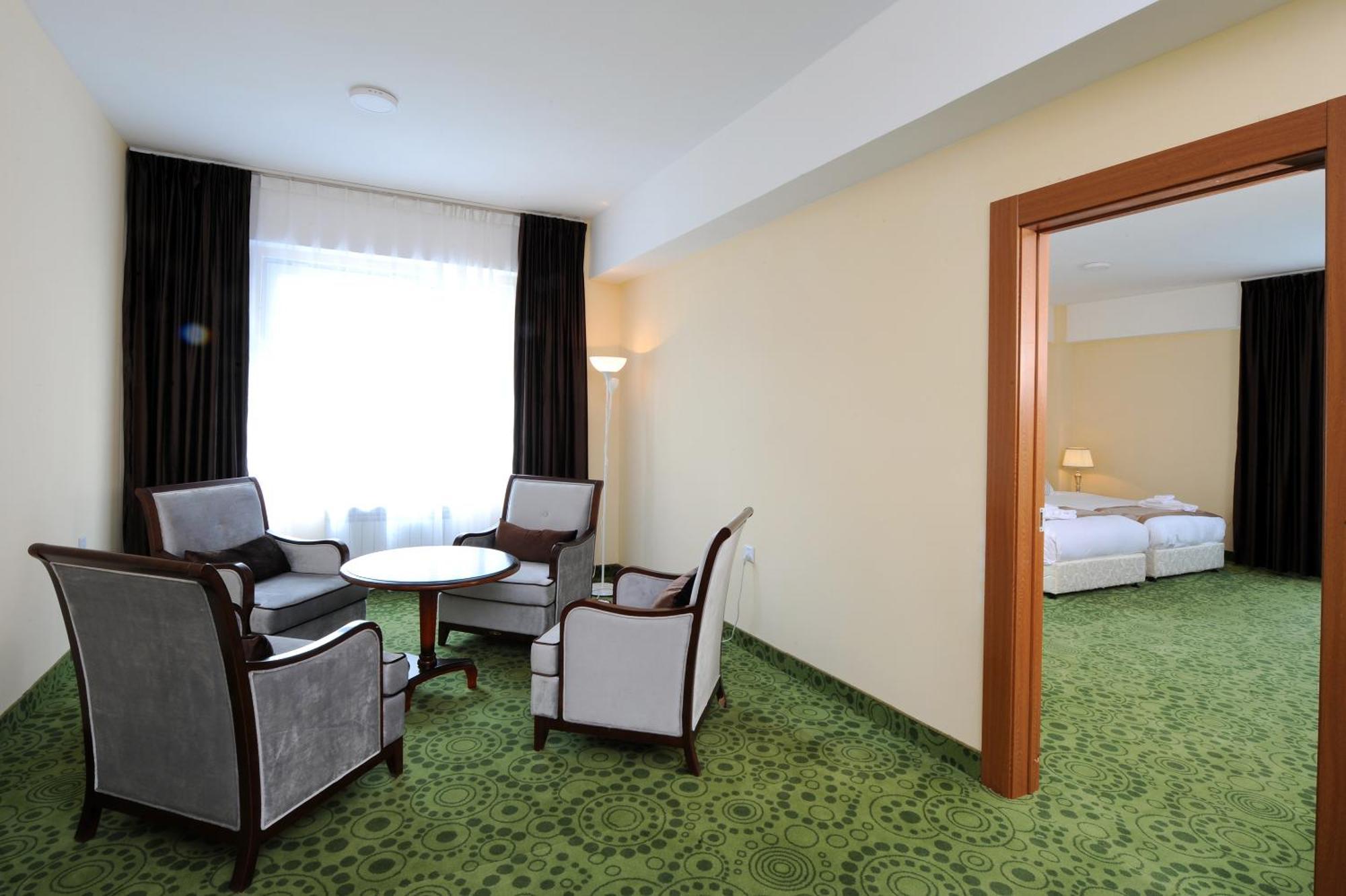 Alpha Hotel Oelan-bator Buitenkant foto